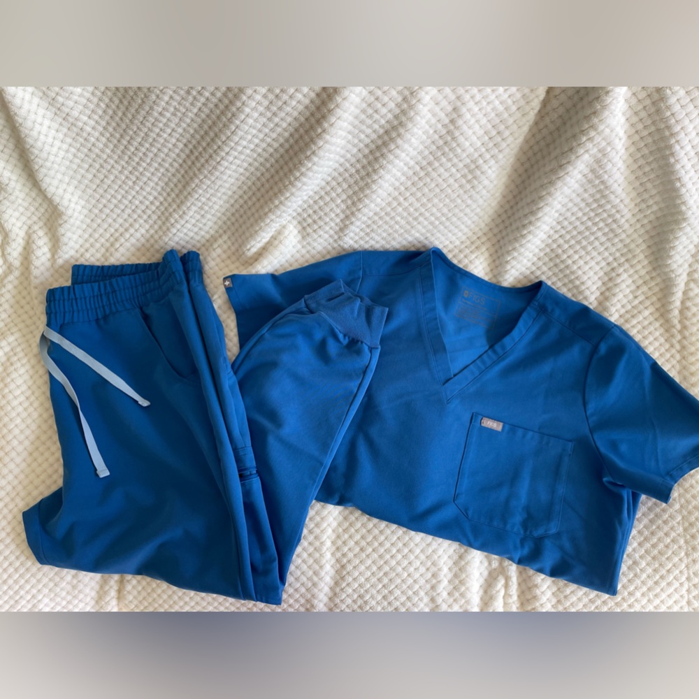 FIGS SCRUBS SET